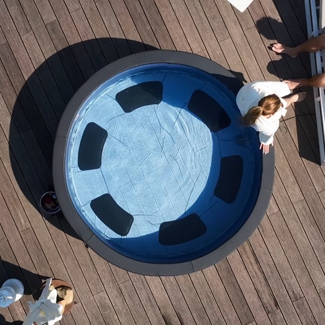 Round 7 Person Eco Foam Hot Tub